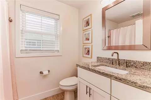 Bath - 161 Graystone St, Warwick, RI 02886 photo 3 of 3