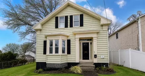 38 Pleasant St, Providence, RI 02906