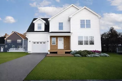 30 Recess Ln, Warwick, RI 02889