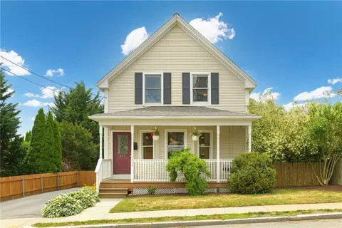 259 Juniper St, East Providence, RI 02914