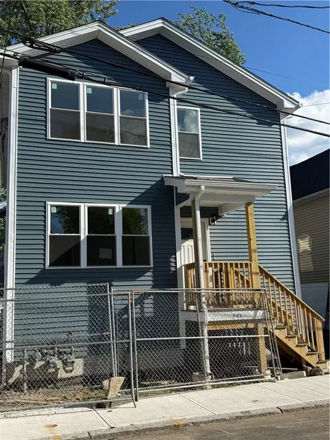 41 Gladstone St, Providence, RI 02905