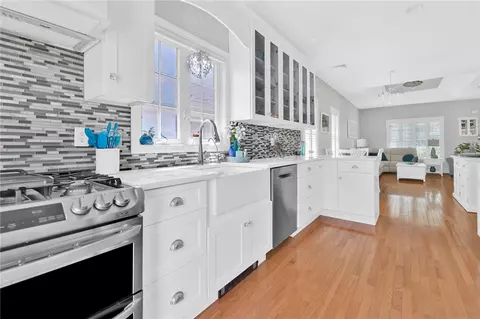 Kitchen - 7 Daisy Ln, Coventry, RI 02816 photo 5 of 5