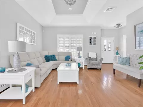 Living - 7 Daisy Ln, Coventry, RI 02816 photo 2 of 4