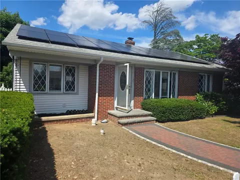 121 Barbara St, Providence, RI 02909