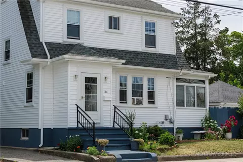 146 Garden St, Cranston, RI 02910