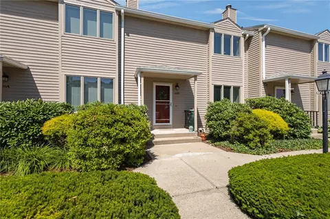 20 Tamarac Dr #20B, Greenville, RI 02828