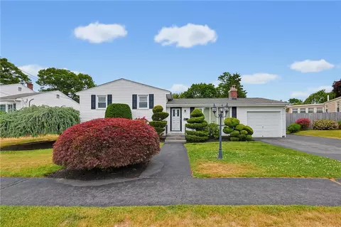 31 Benjamin Ave, Cranston, RI 02920