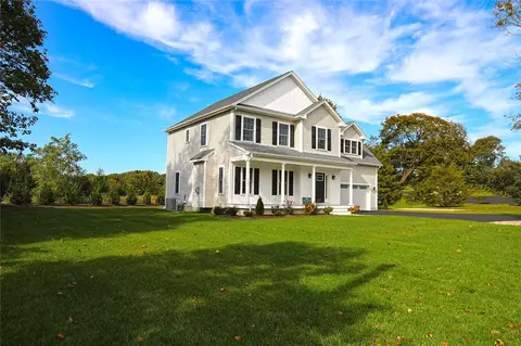 515 School St, North Kingstown, RI 02852