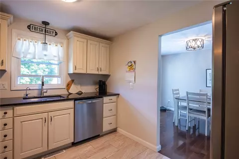 243 Warner Brook Dr, Warwick, RI 02889 photo 18