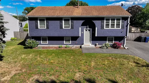 243 Warner Brook Dr, Warwick, RI 02889 photo 2