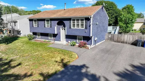 243 Warner Brook Dr, Warwick, RI 02889 photo 3