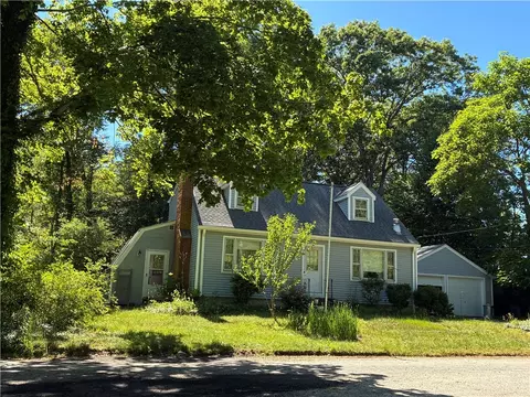 151 Bonnie Brook Dr, Cumberland, RI 02864