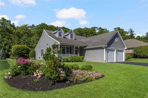 20 Rimwood Dr, Smithfield, RI 02917