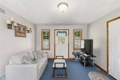 Living - 203 Tara Ln, Woonsocket, RI 02895 photo 5 of 5