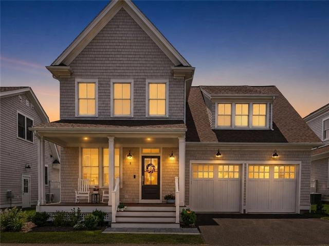 8 Lookout Ln, Portsmouth, RI 02871