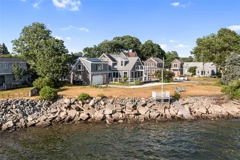 10 Blanding Ave, Barrington, RI 02806