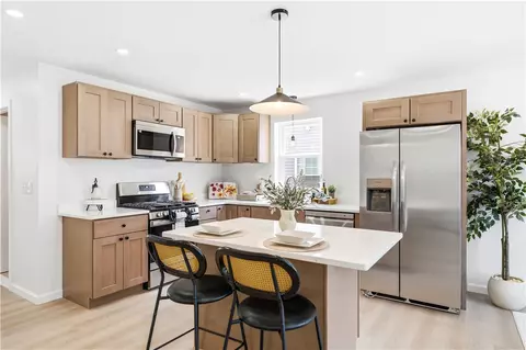 39 Douglas Ave, Providence, RI 02908