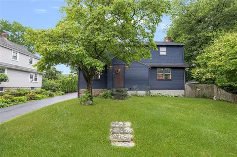 11 Coombs St, Rumford, RI 02916