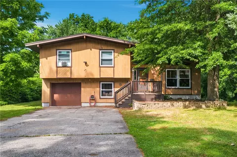 36 Wentworth St, North Providence, RI 02904