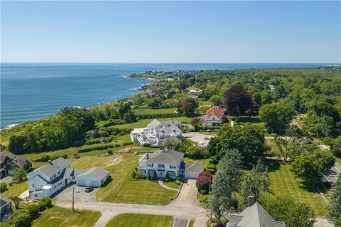 7 Jenckes Ct, Narragansett, RI 02882