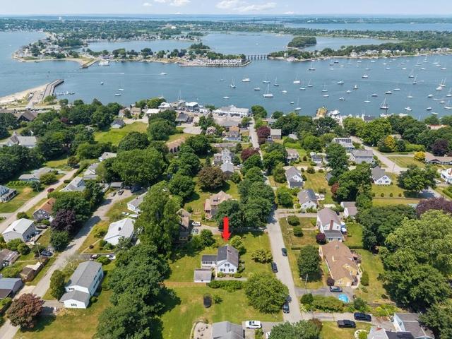 83 South Ave, Tiverton, RI 02878
