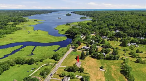 25 Westport Harbor Rd, Little Compton, RI 02837