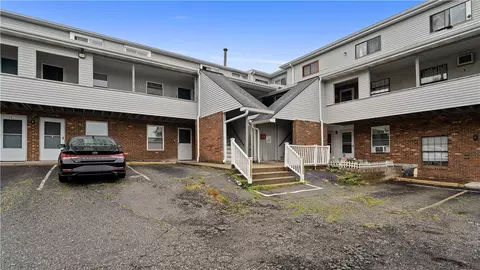 444 Woodward Rd #37, Providence, RI 02904