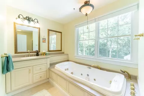 Bath - 11 Sylvan Ln, Westerly, RI 02891 photo 4 of 6
