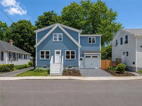 31 Prescott Hall Rd, Newport, RI 02840