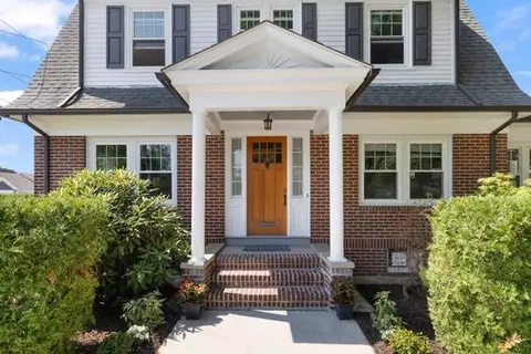 41 Wannamoisett Rd, East Providence, RI 02914