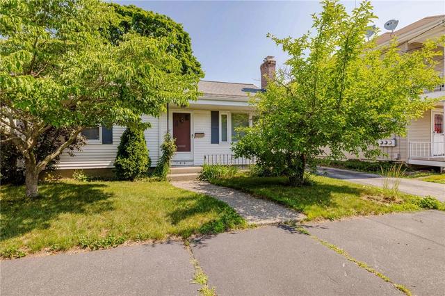 156 Harris St, Pawtucket, RI 02861