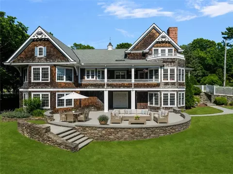 Exterior - 19 Ledge Rd, Bristol, RI 02809 photo 6 of 7