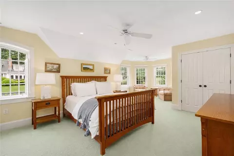 Bedroom - 19 Ledge Rd, Bristol, RI 02809 photo 5 of 7