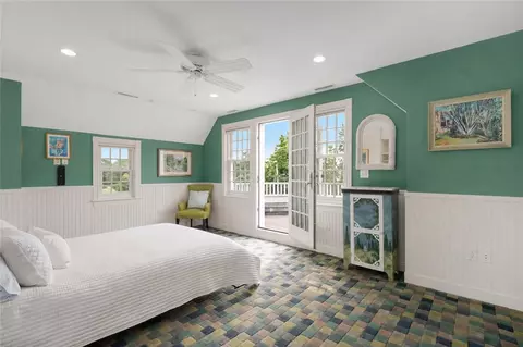 Bedroom - 19 Ledge Rd, Bristol, RI 02809 photo 4 of 7