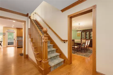 Entry Way - 19 Ledge Rd, Bristol, RI 02809 photo 2 of 3