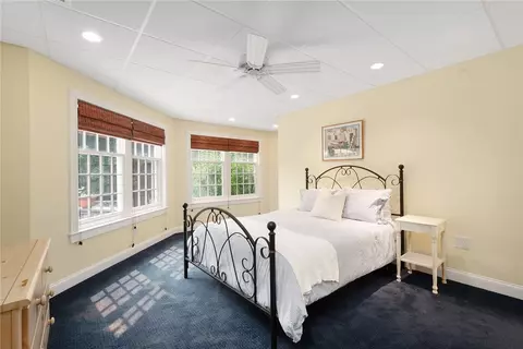 Bedroom - 19 Ledge Rd, Bristol, RI 02809 photo 6 of 7