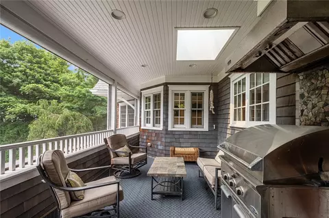 Exterior - 19 Ledge Rd, Bristol, RI 02809 photo 2 of 7