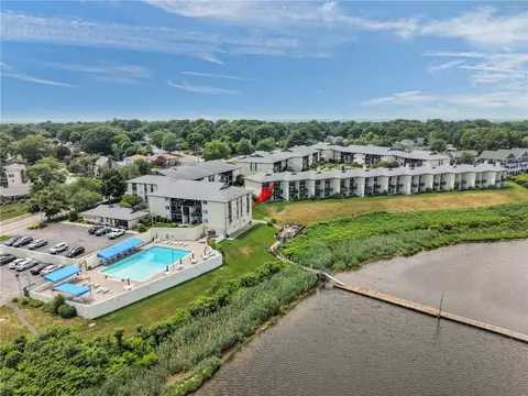400 Narragansett Pkwy #SOUTH C-4, Warwick, RI 02888