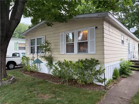 80 Cooper Ln, East Greenwich, RI 02818