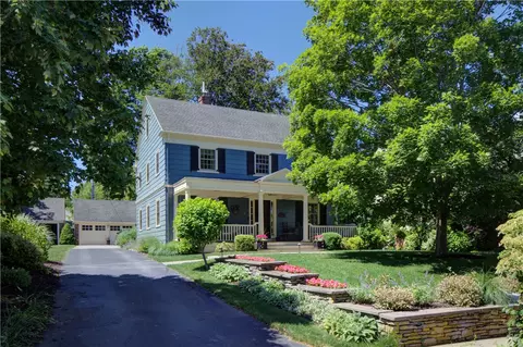51 Ayrault St, Newport, RI 02840