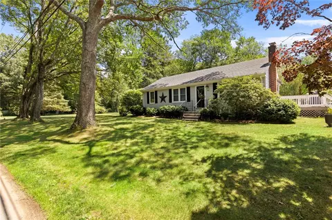 762 Waites Corner Rd, South Kingstown, RI 02892