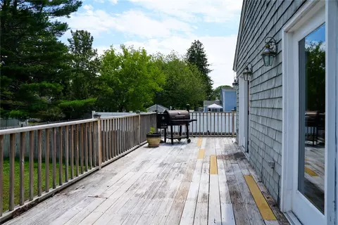 Exterior - 10 Scott Ct, Warren, RI 02885 photo 3 of 8