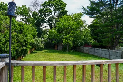 Exterior - 10 Scott Ct, Warren, RI 02885 photo 4 of 8