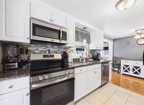 Kitchen - 185 Vineyard Rd, Warwick, RI 02889 photo 1 of 1