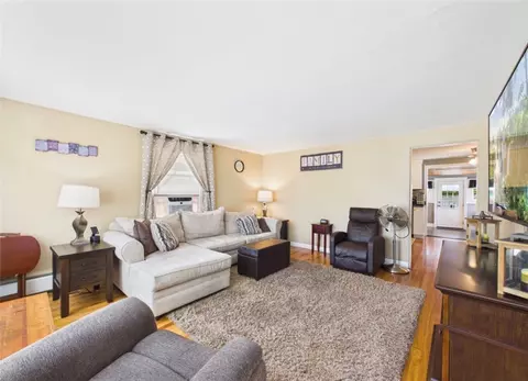 Living - 185 Vineyard Rd, Warwick, RI 02889 photo 2 of 2