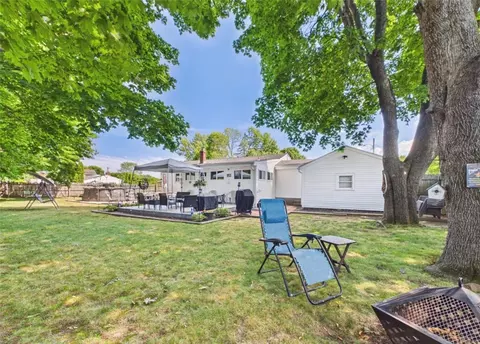 Exterior - 185 Vineyard Rd, Warwick, RI 02889 photo 4 of 4