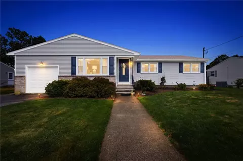 6 Setian Cir, Johnston, RI 02919