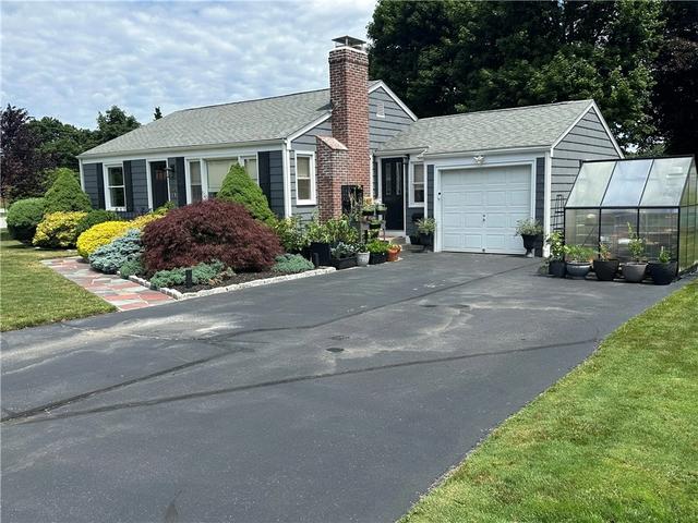 76 Poplar Dr, Cranston, RI 02920