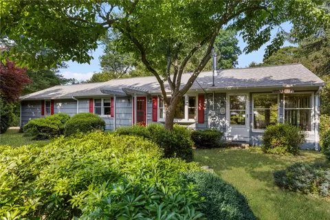 414 Beacon Ave, Jamestown, RI 02835