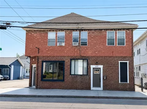 1640 Cranston St, Cranston, RI 02920